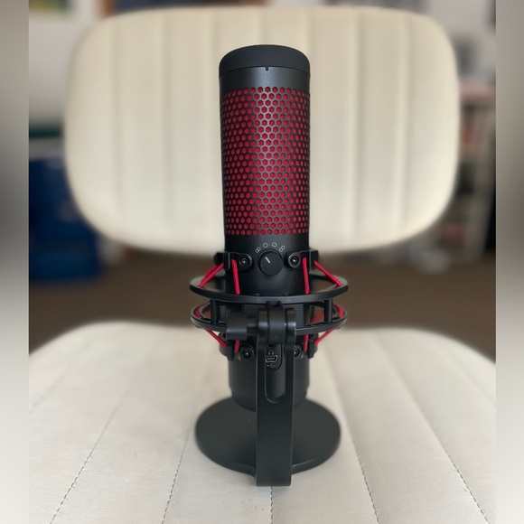 HyperX QuadCast Microphone for Gaming - Picture 3 of 11